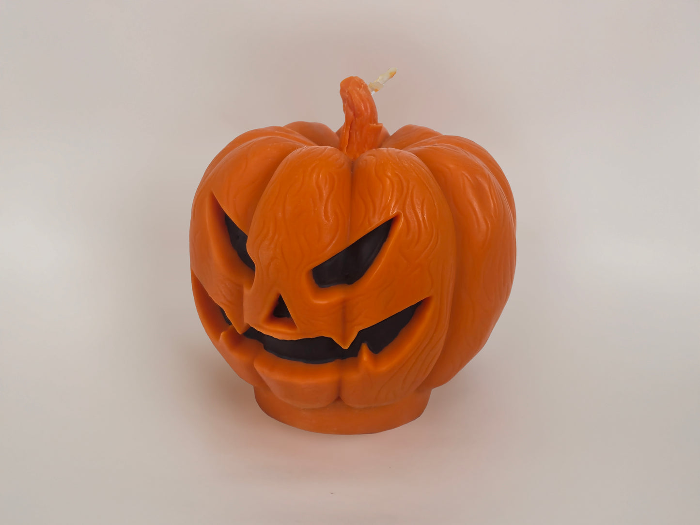 Jack-O-Lantern, orange with classic grin