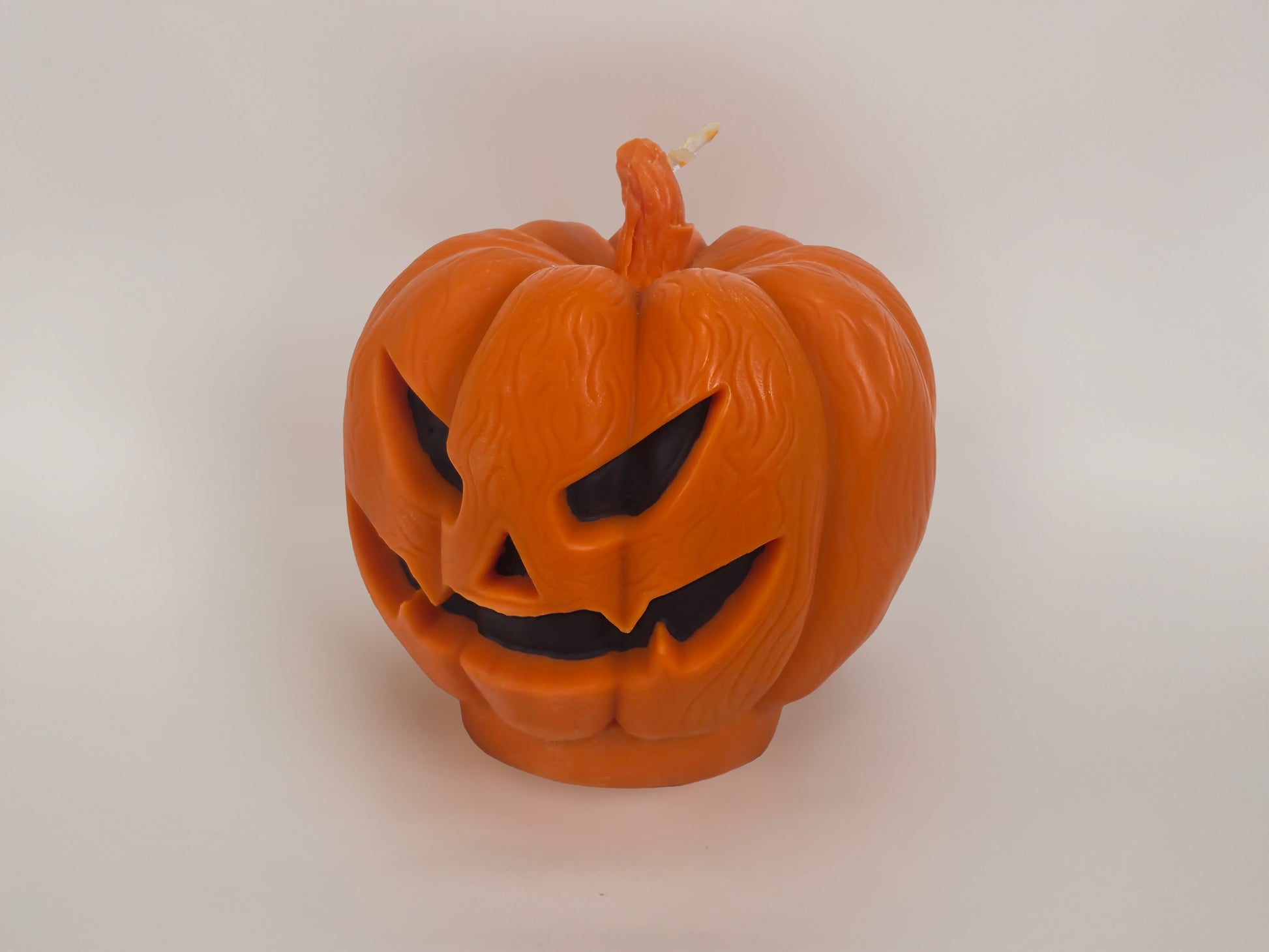 Jack-O-Lantern, orange with classic grin